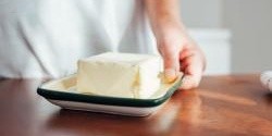 Jak si doma vyrobit máslo